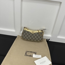 Gucci Hobo Bags